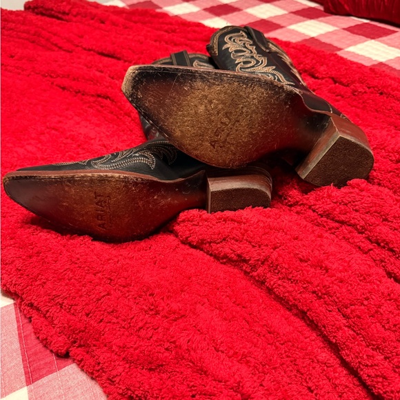 Ariat Black and Brown Heeled Boots - Picture 3 of 3